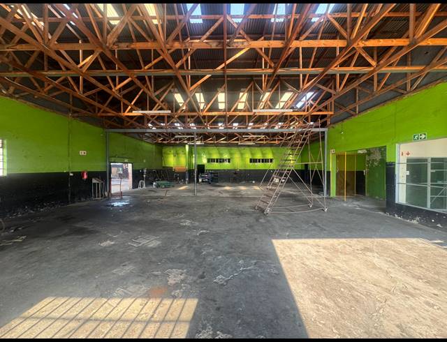 1,300M² WAREHOUSE TO LET IN HERMANSTAD